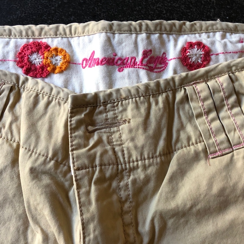 American Eagle Outfitters womenโs Tan Khaki Shorts with Pink Accent